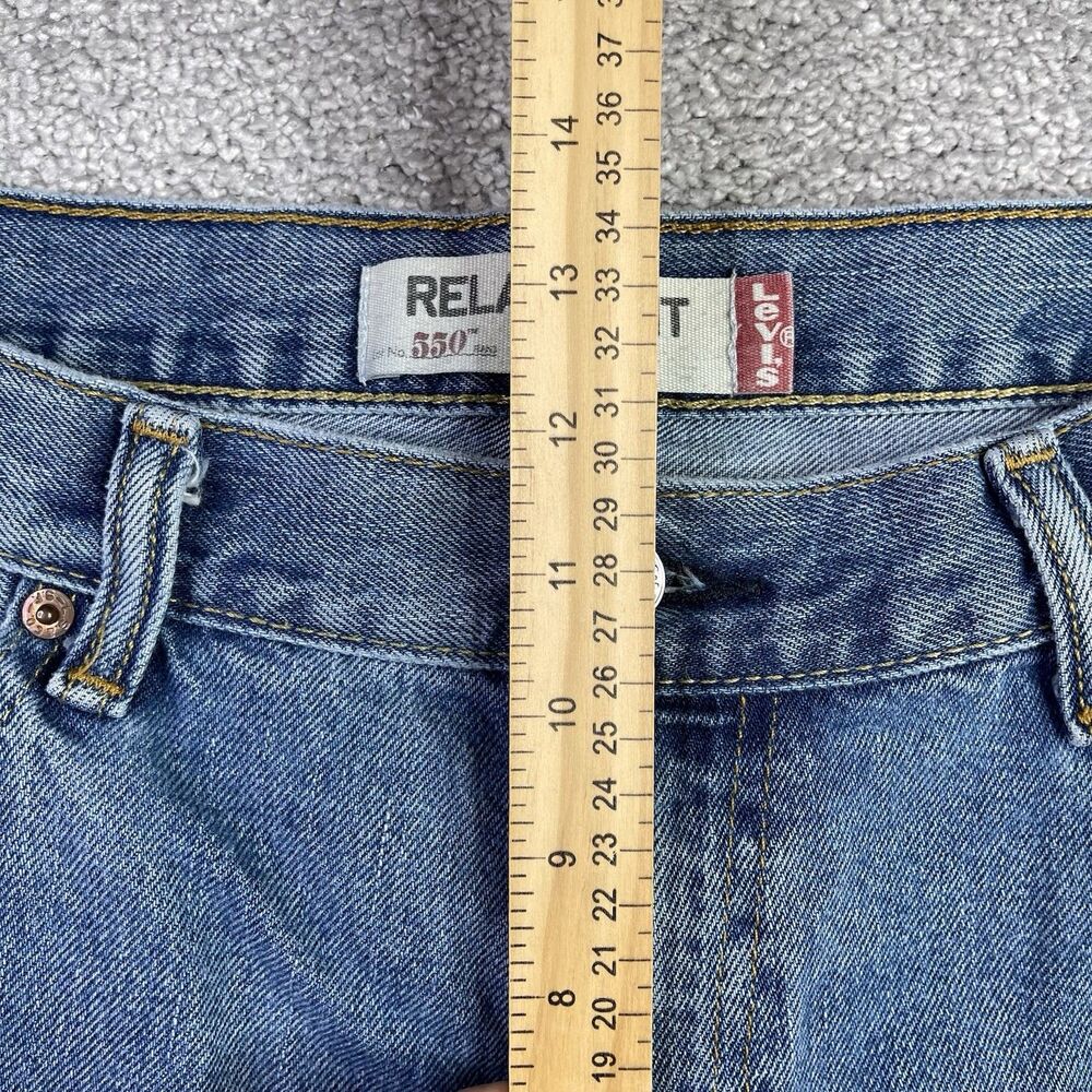 Levi’s 550 Jeans Men’s 36X32 Blue Straight Relaxed Mid-Rise Light Wash Denim - Picture 10 of 13